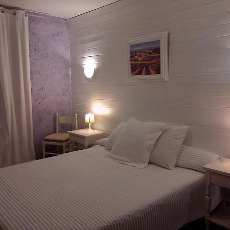 Chez Cecile Hotel Mornas Phòng bức ảnh