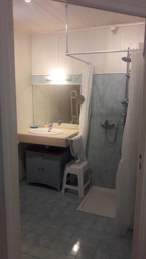 Chez Cecile Hotel Mornas Ngoại thất bức ảnh